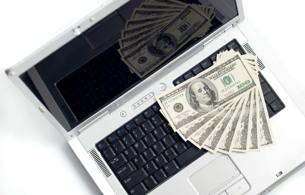 Read more about the article How to Make 300 Dollars Fast (Within a Day)